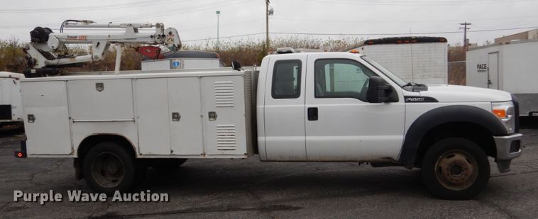 image for item DI1064 2014 Ford F550 Super Duty XL  utility truck with crane