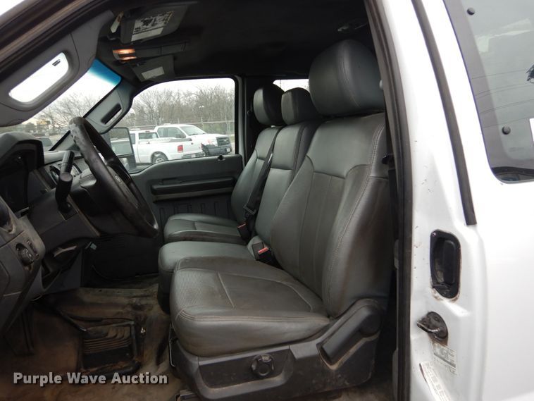 image for item DI1064 2014 Ford F550 Super Duty XL  utility truck with crane