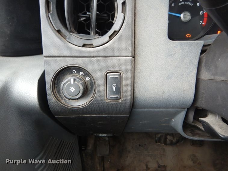 image for item DI1064 2014 Ford F550 Super Duty XL  utility truck with crane