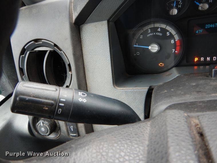 image for item DI1064 2014 Ford F550 Super Duty XL  utility truck with crane