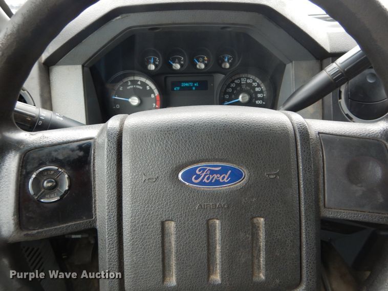 image for item DI1064 2014 Ford F550 Super Duty XL  utility truck with crane