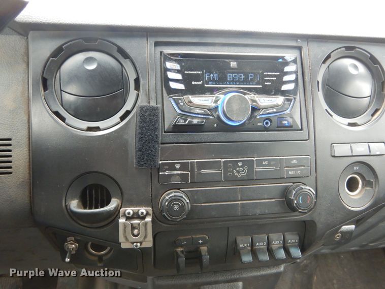 image for item DI1064 2014 Ford F550 Super Duty XL  utility truck with crane