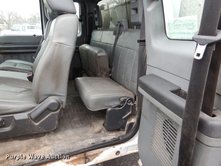 image for item DI1064 2014 Ford F550 Super Duty XL  utility truck with crane