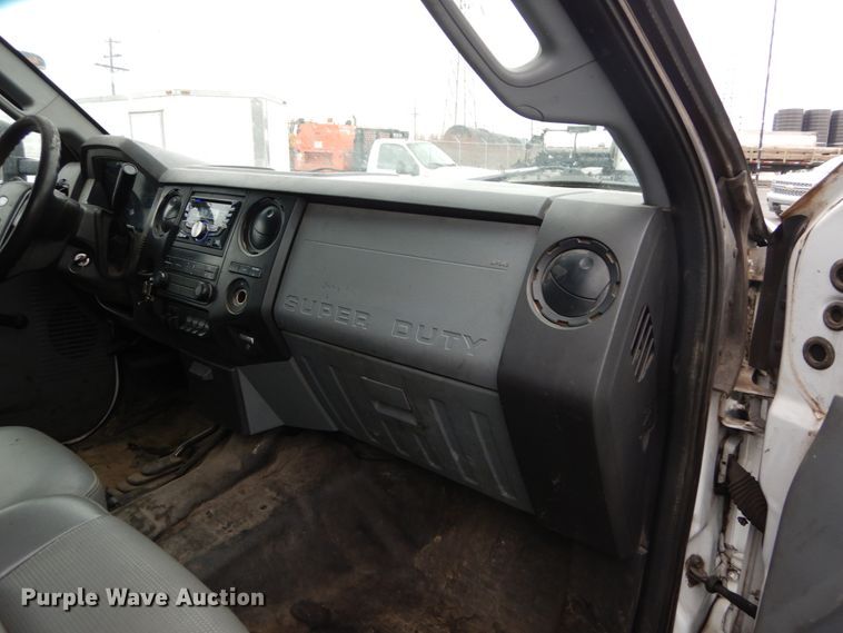 image for item DI1064 2014 Ford F550 Super Duty XL  utility truck with crane