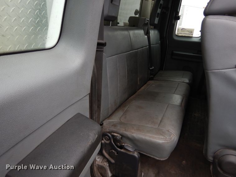 image for item DI1064 2014 Ford F550 Super Duty XL  utility truck with crane