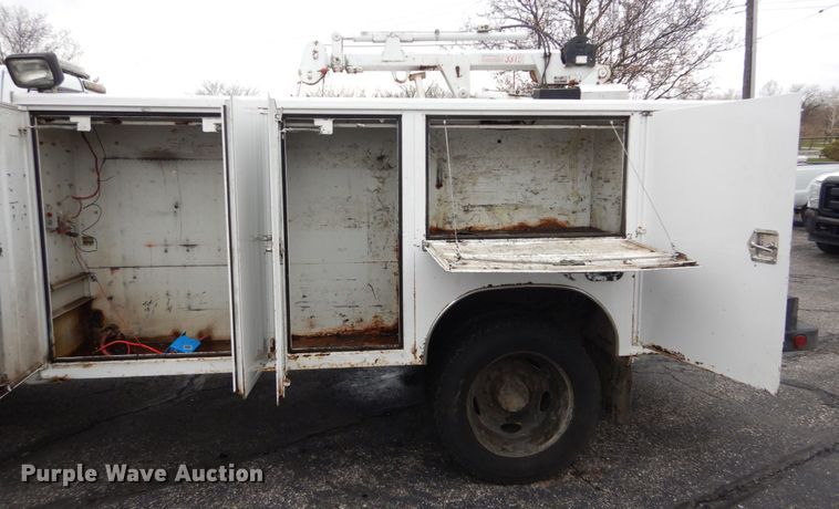 image for item DI1064 2014 Ford F550 Super Duty XL  utility truck with crane