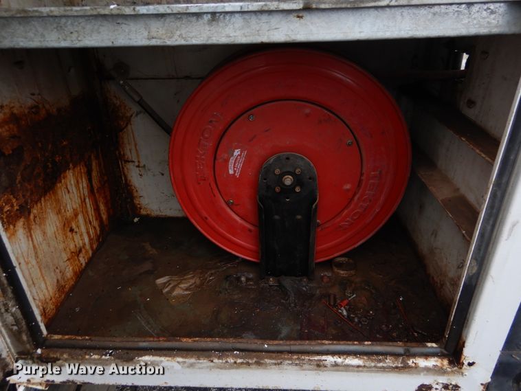 image for item DI1064 2014 Ford F550 Super Duty XL  utility truck with crane