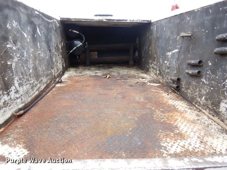 image for item DI1064 2014 Ford F550 Super Duty XL  utility truck with crane