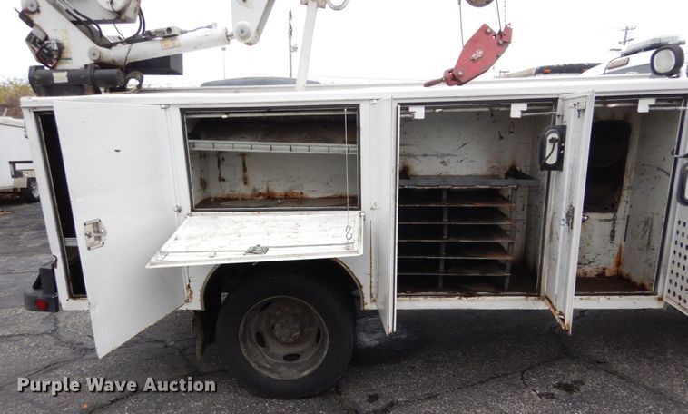 image for item DI1064 2014 Ford F550 Super Duty XL  utility truck with crane