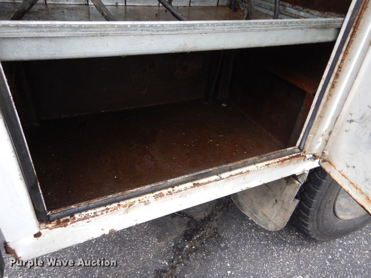 image for item DI1064 2014 Ford F550 Super Duty XL  utility truck with crane