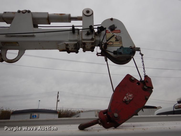 image for item DI1064 2014 Ford F550 Super Duty XL  utility truck with crane