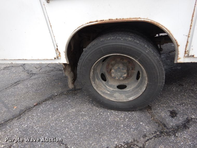 image for item DI1064 2014 Ford F550 Super Duty XL  utility truck with crane