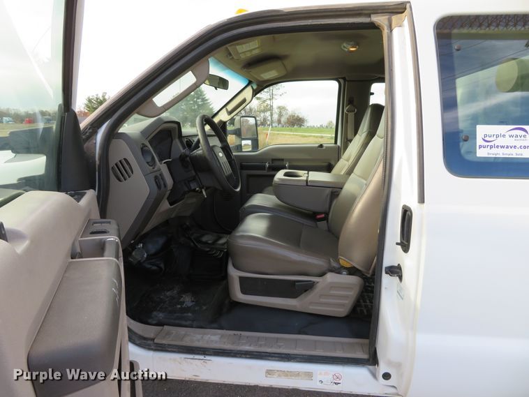 image for item DI3840 2008 Ford F550 Super Duty XL  SuperCab utility truck