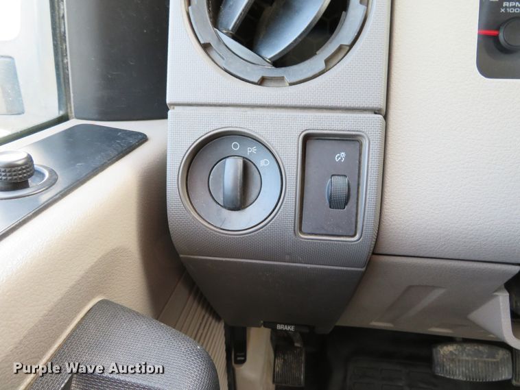 image for item DI3840 2008 Ford F550 Super Duty XL  SuperCab utility truck