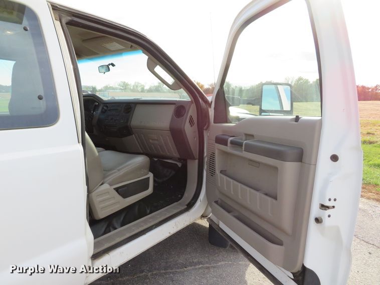 image for item DI3840 2008 Ford F550 Super Duty XL  SuperCab utility truck