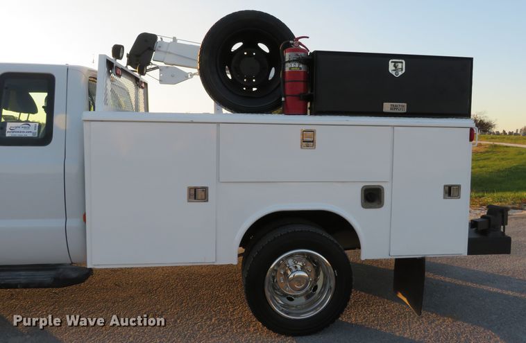 image for item DI3850 2013 Ford F450 Super Duty XL  utility truck with crane