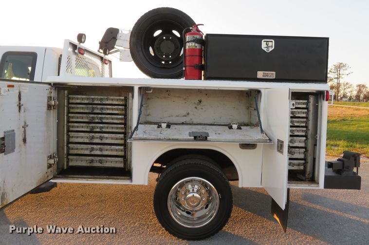 image for item DI3850 2013 Ford F450 Super Duty XL  utility truck with crane