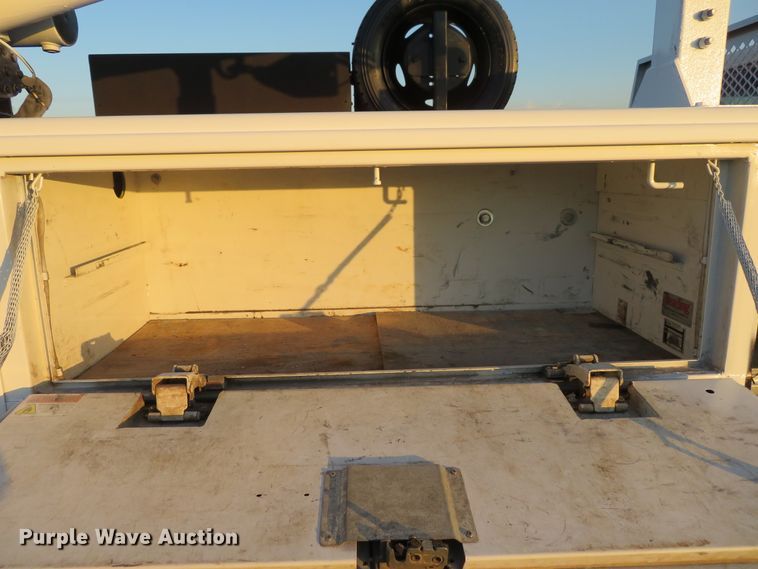 image for item DI3850 2013 Ford F450 Super Duty XL  utility truck with crane