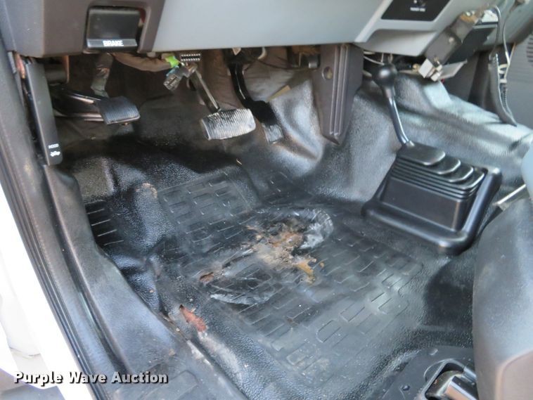 image for item DI3850 2013 Ford F450 Super Duty XL  utility truck with crane