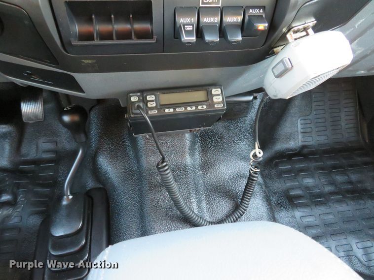 image for item DI3850 2013 Ford F450 Super Duty XL  utility truck with crane