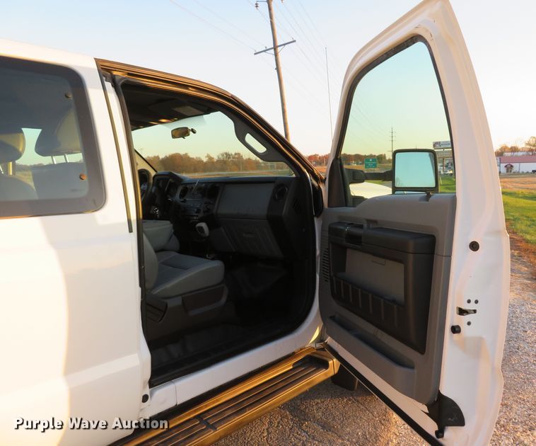 image for item DI3850 2013 Ford F450 Super Duty XL  utility truck with crane