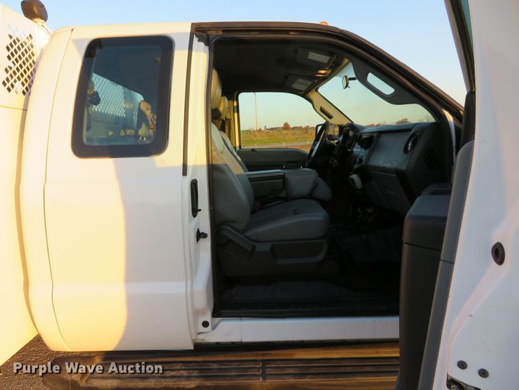 image for item DI3850 2013 Ford F450 Super Duty XL  utility truck with crane