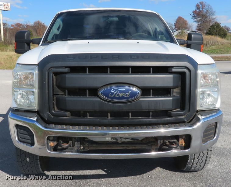 image for item DI3856 2014 Ford F250 Super Duty XL  Crew Cab flatbed pickup truck