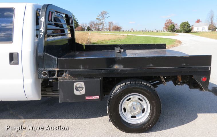image for item DI3856 2014 Ford F250 Super Duty XL  Crew Cab flatbed pickup truck