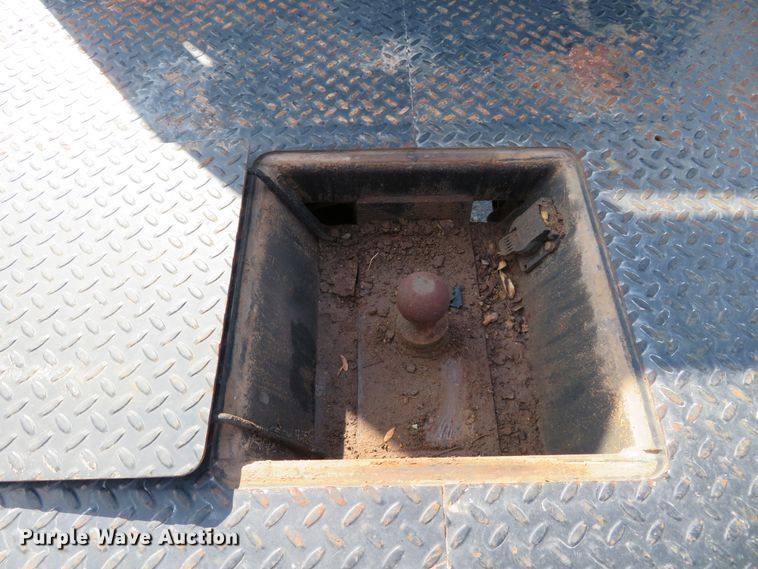 image for item DI3856 2014 Ford F250 Super Duty XL  Crew Cab flatbed pickup truck