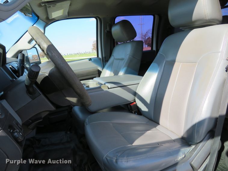 image for item DI3856 2014 Ford F250 Super Duty XL  Crew Cab flatbed pickup truck