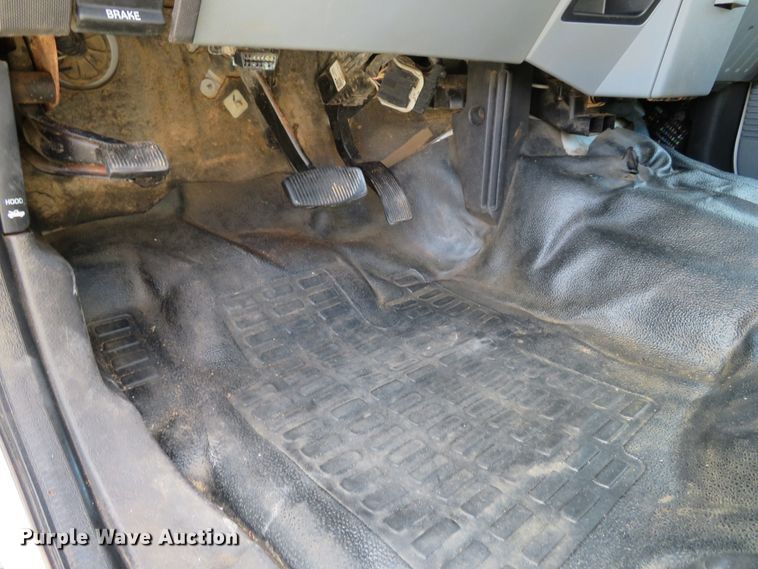 image for item DI3856 2014 Ford F250 Super Duty XL  Crew Cab flatbed pickup truck