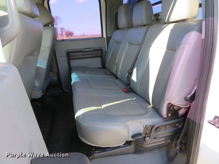 image for item DI3856 2014 Ford F250 Super Duty XL  Crew Cab flatbed pickup truck