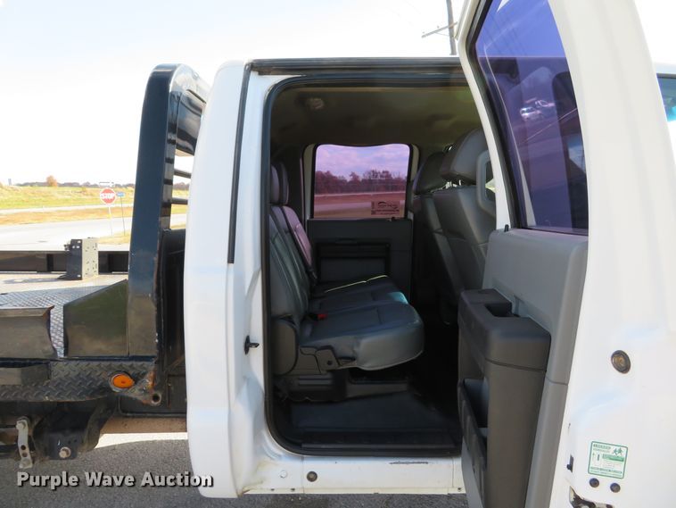 image for item DI3856 2014 Ford F250 Super Duty XL  Crew Cab flatbed pickup truck