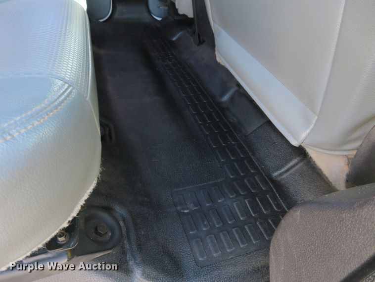 image for item DI3856 2014 Ford F250 Super Duty XL  Crew Cab flatbed pickup truck