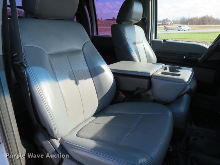 image for item DI3856 2014 Ford F250 Super Duty XL  Crew Cab flatbed pickup truck