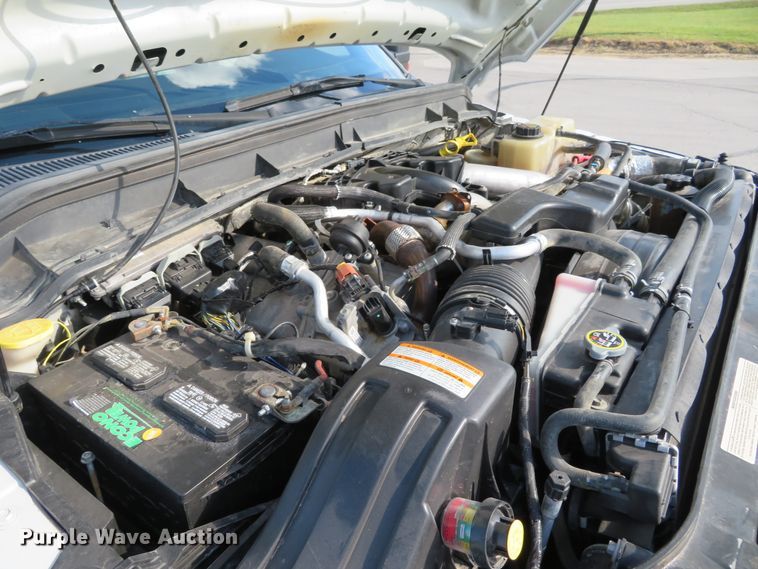 image for item DI3856 2014 Ford F250 Super Duty XL  Crew Cab flatbed pickup truck