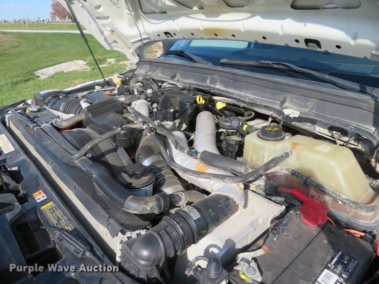 image for item DI3856 2014 Ford F250 Super Duty XL  Crew Cab flatbed pickup truck