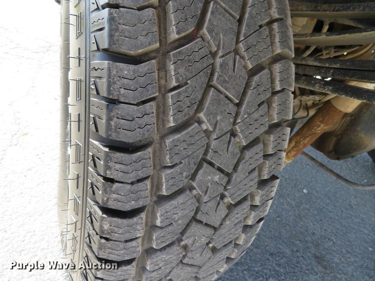 image for item DI3856 2014 Ford F250 Super Duty XL  Crew Cab flatbed pickup truck