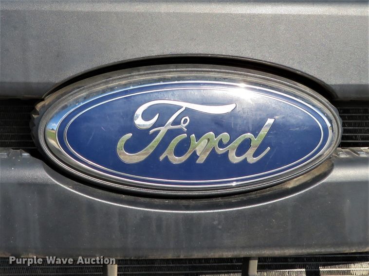 image for item DI3856 2014 Ford F250 Super Duty XL  Crew Cab flatbed pickup truck