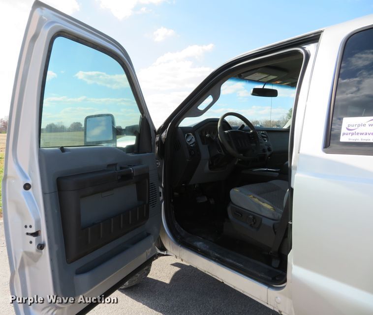 image for item DI3860 2011 Ford F250 Super Duty XLT  Crew Cab pickup truck