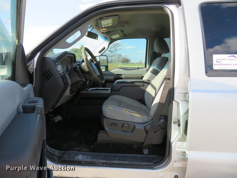 image for item DI3860 2011 Ford F250 Super Duty XLT  Crew Cab pickup truck