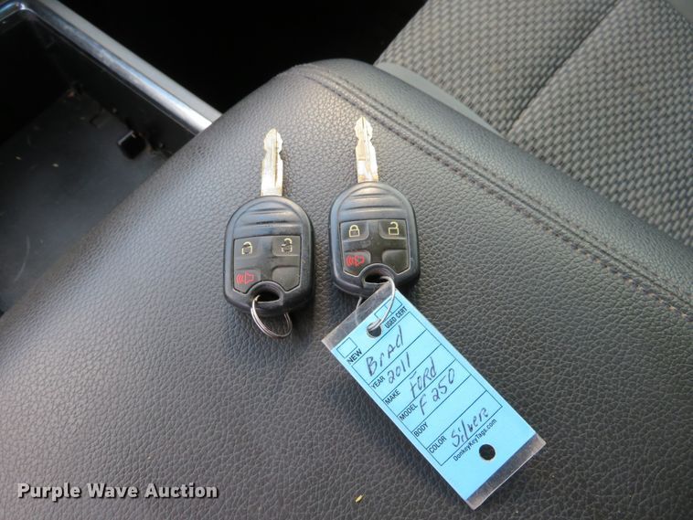 image for item DI3860 2011 Ford F250 Super Duty XLT  Crew Cab pickup truck