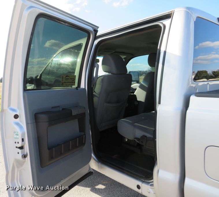 image for item DI3860 2011 Ford F250 Super Duty XLT  Crew Cab pickup truck