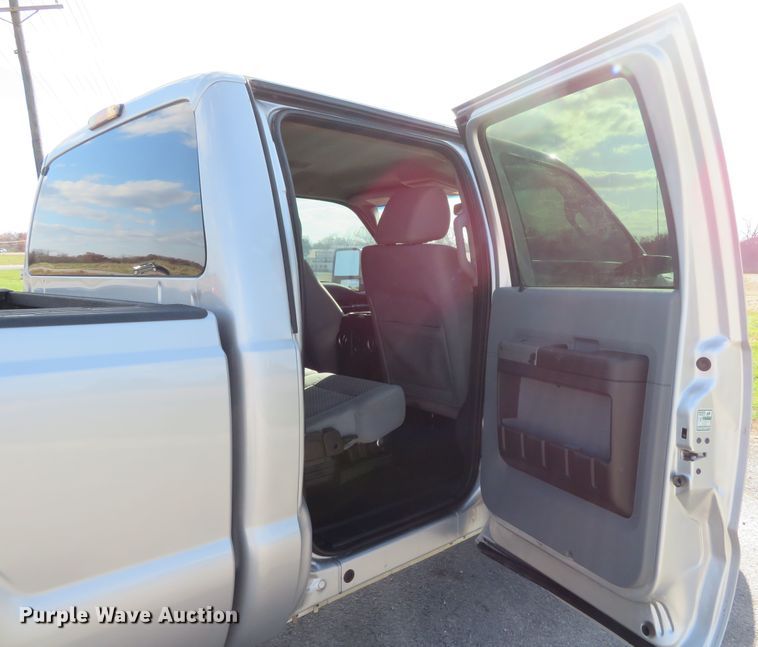 image for item DI3860 2011 Ford F250 Super Duty XLT  Crew Cab pickup truck