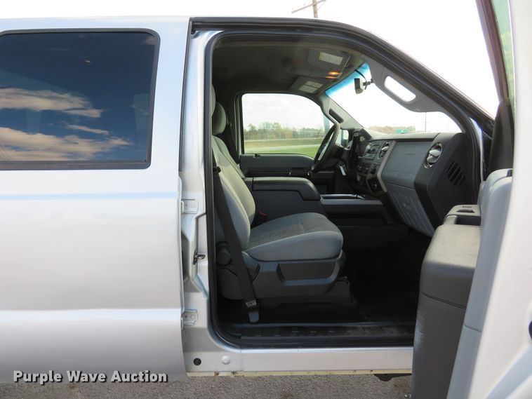 image for item DI3860 2011 Ford F250 Super Duty XLT  Crew Cab pickup truck