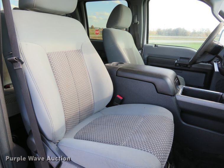 image for item DI3860 2011 Ford F250 Super Duty XLT  Crew Cab pickup truck