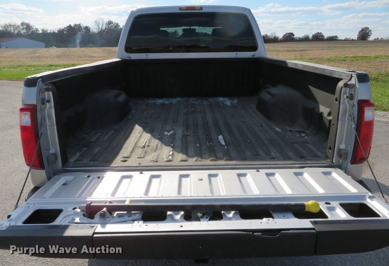image for item DI3860 2011 Ford F250 Super Duty XLT  Crew Cab pickup truck