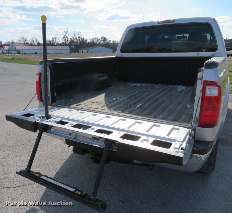 image for item DI3860 2011 Ford F250 Super Duty XLT  Crew Cab pickup truck