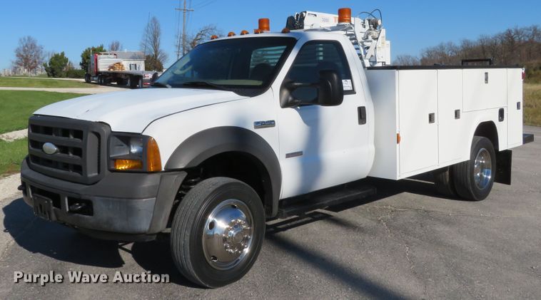 image for item DI3873 2005 Ford F450 Super Duty XL  utility truck