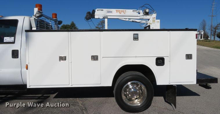 image for item DI3873 2005 Ford F450 Super Duty XL  utility truck